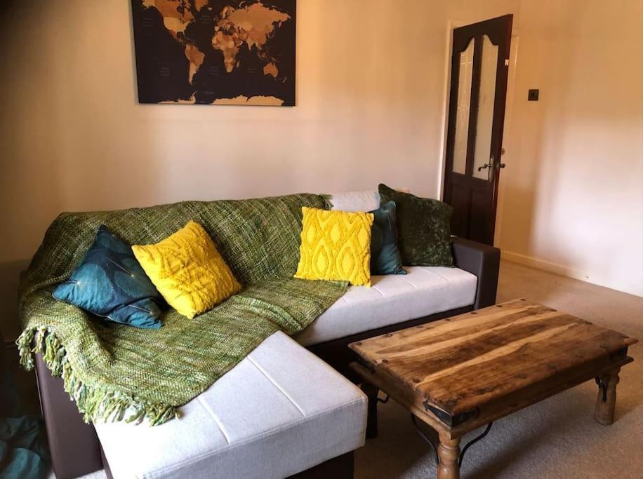 Lovely One-Bed Condo With Free Parking On Premises Sunderland  Bagian luar foto